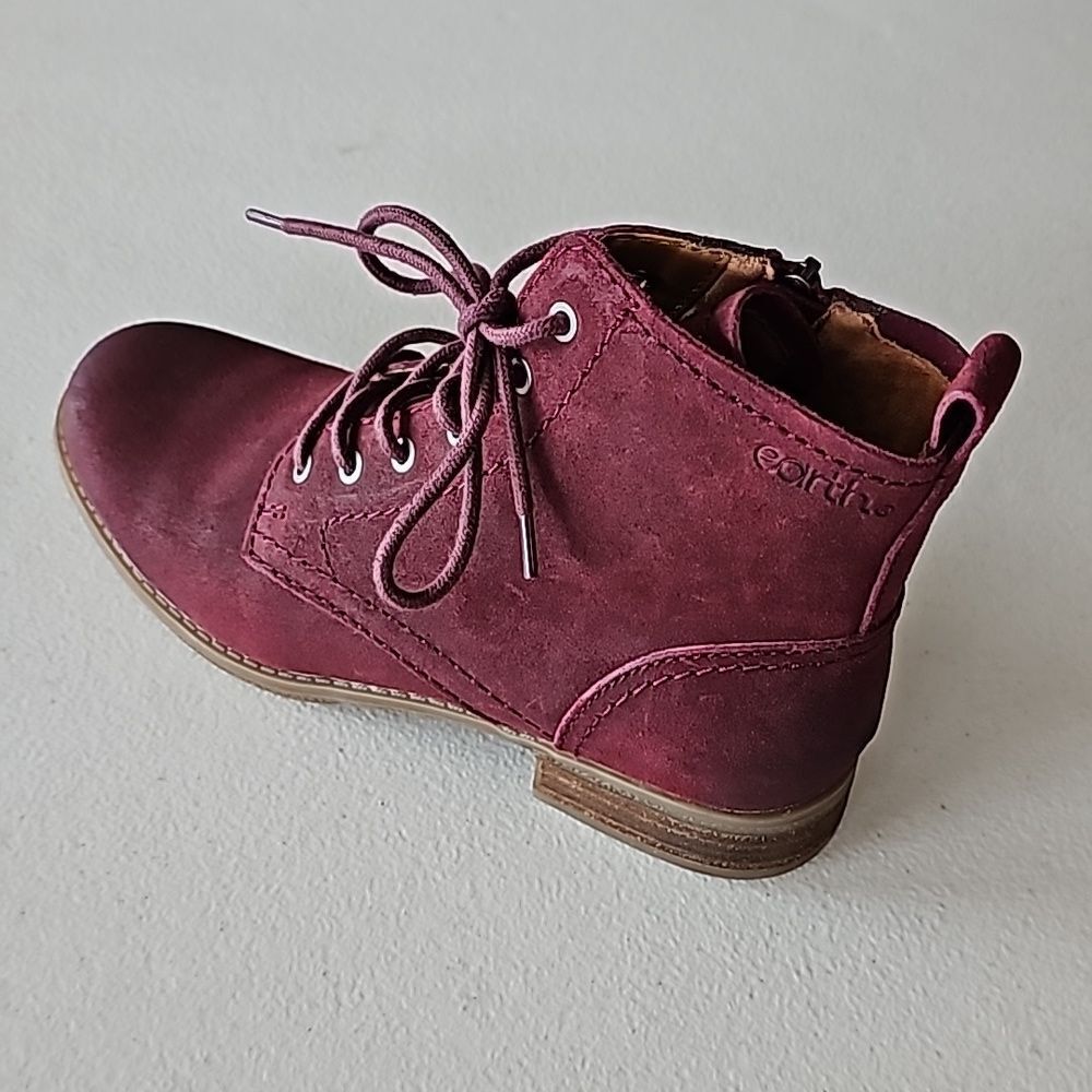 Nib Earth Jane Bootie In Medium Red, Size 12 - image 1
